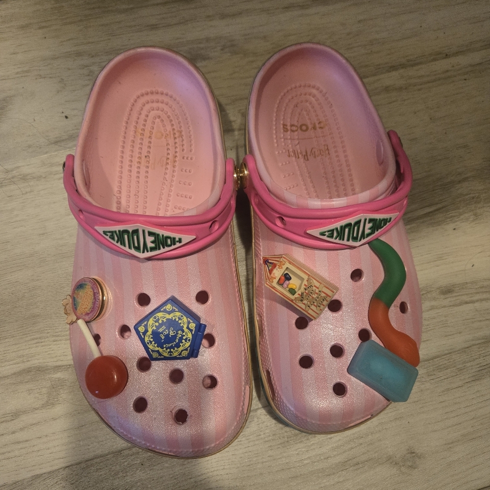 Harry Potter Honey Duke Crocs - Picture 8 of 9